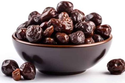 Dates benefits for skin and hair