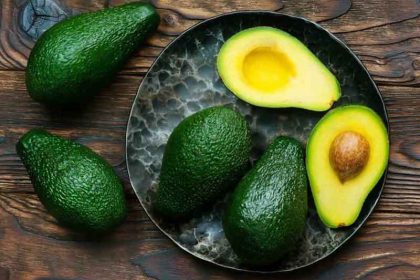 Avocado benefits for hair dandruff
